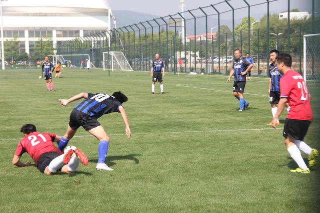 怀特三双绿军大胜活塞6连胜 骑士险胜步行者