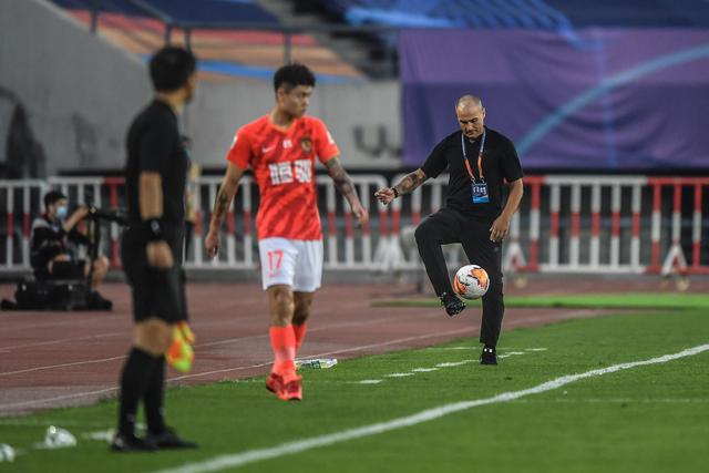 这优势太大了！利物浦英超12轮后领先曼城8分